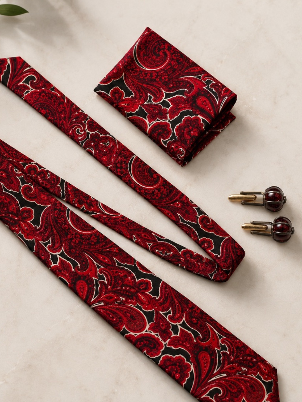 Brioni Men’s Paisley Silk Set / Vintage Cufflinks
